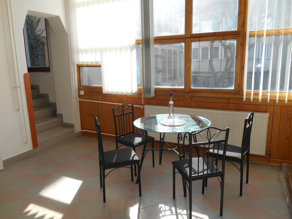 埃格尔Akos Apartman公寓 外观 照片