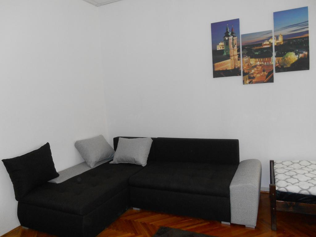 埃格尔Akos Apartman公寓 外观 照片