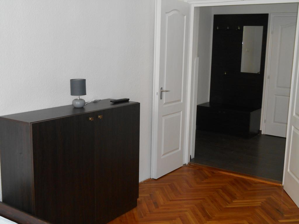 埃格尔Akos Apartman公寓 外观 照片